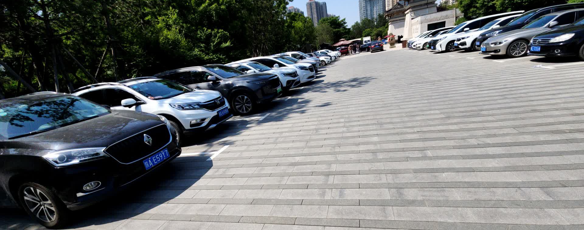 开放时间: 每天09:00